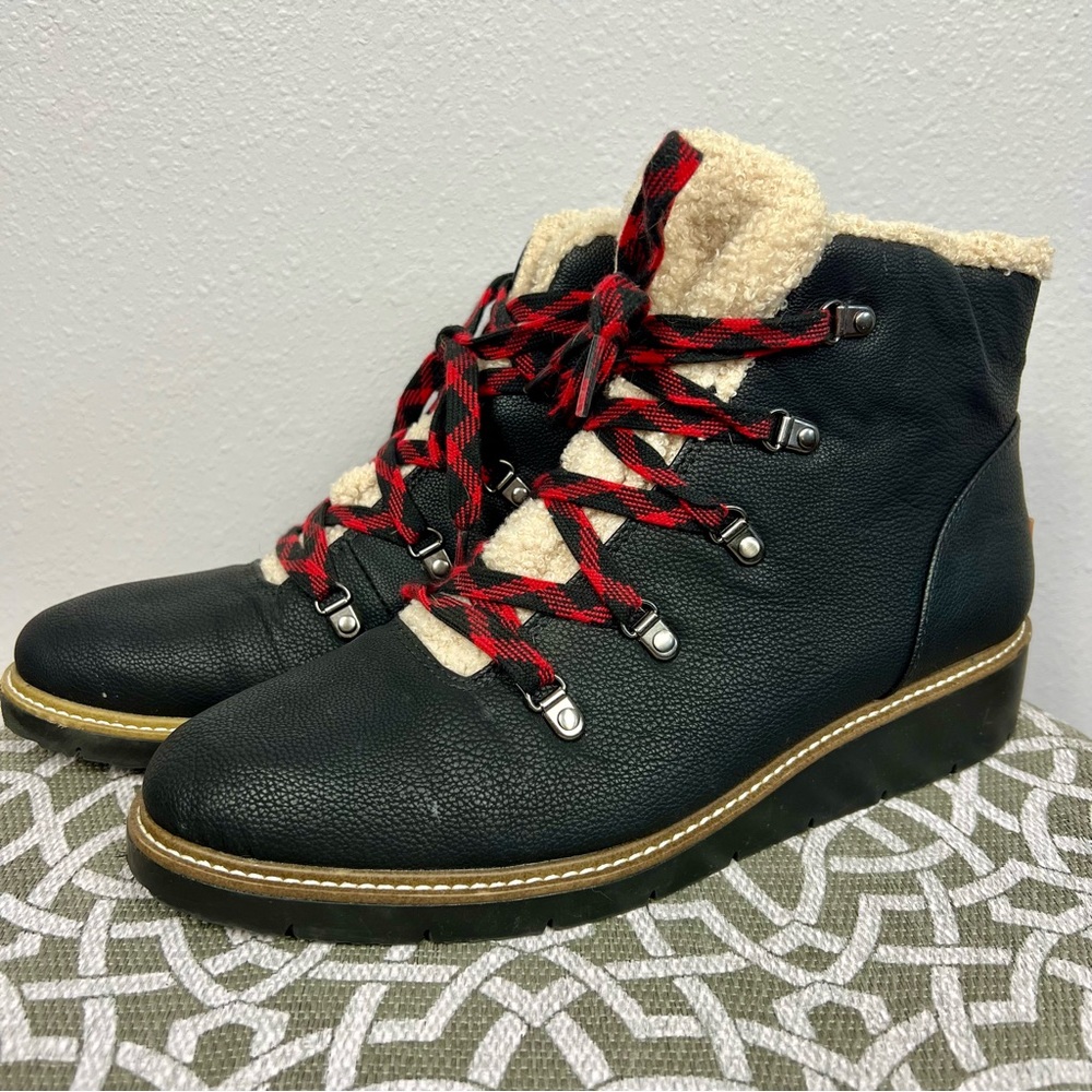 EUC Dr. Scholl's "So Cozy" Boots - Size 11